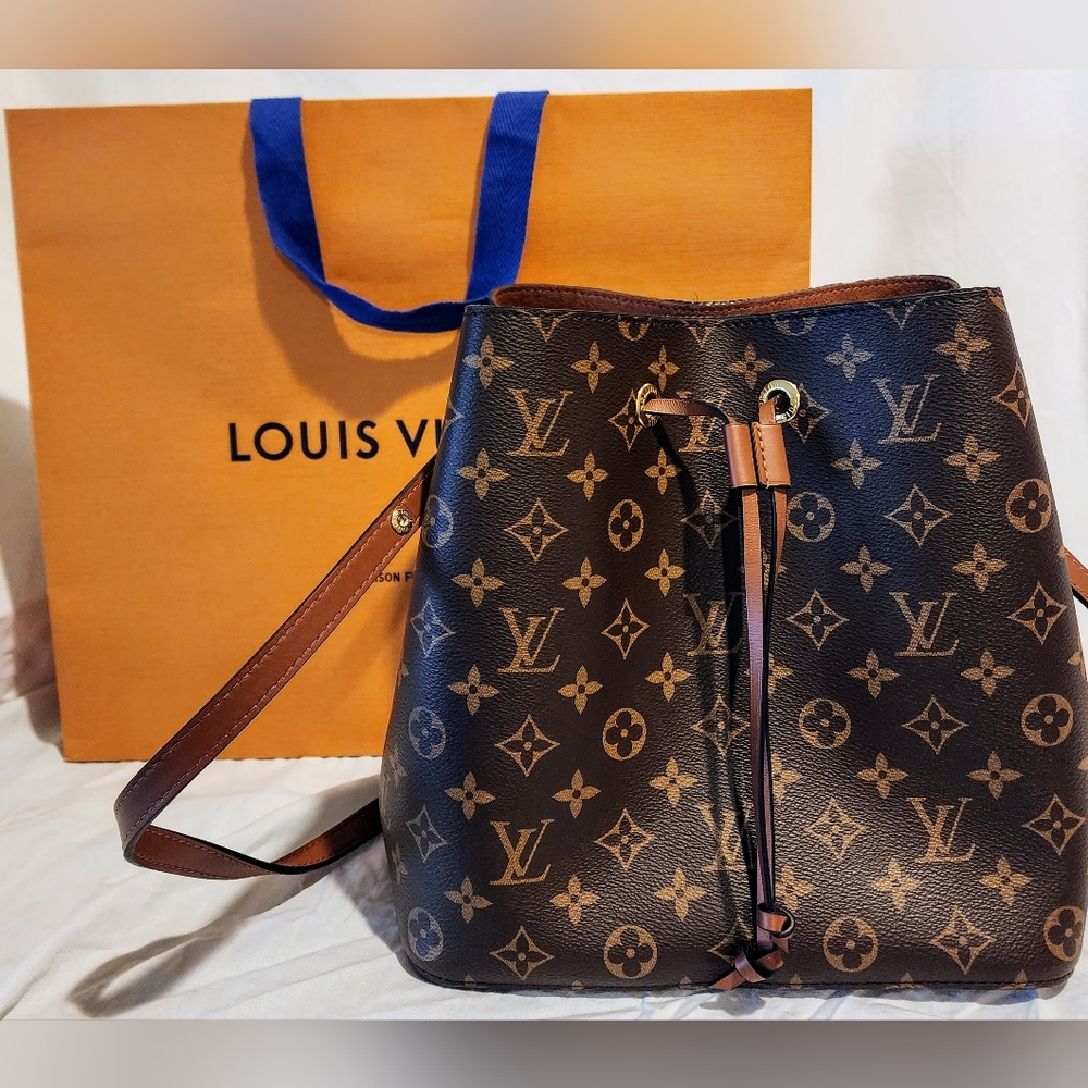 SOLD- Louis Vuitton Neonoe Caramel- LIKE NEW